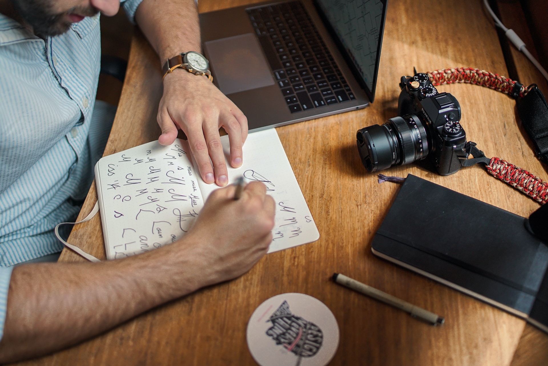 15 Dazzling Cursive Fonts for Logo Design to Evoke Awareness